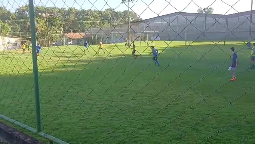 Goleiro no futebol society: o que muda em relação ao campo grande
